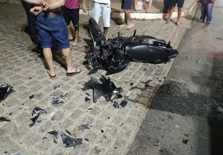 Acidente entre carro e motocicleta deixa dois mortos em Nossa Senhora da Glória