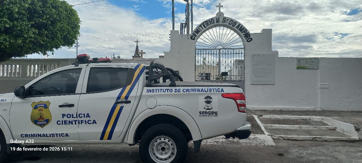 Suspeitos invadem capela do Cemitério Nossa Senhora do Amparo, em Tobias Barreto, e furtam equipamentos
