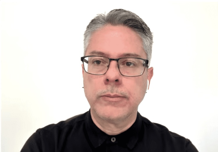 Alessandro Vieira diz que pena de Bolsonaro é correta, mas critica negativa à prisão domiciliar
