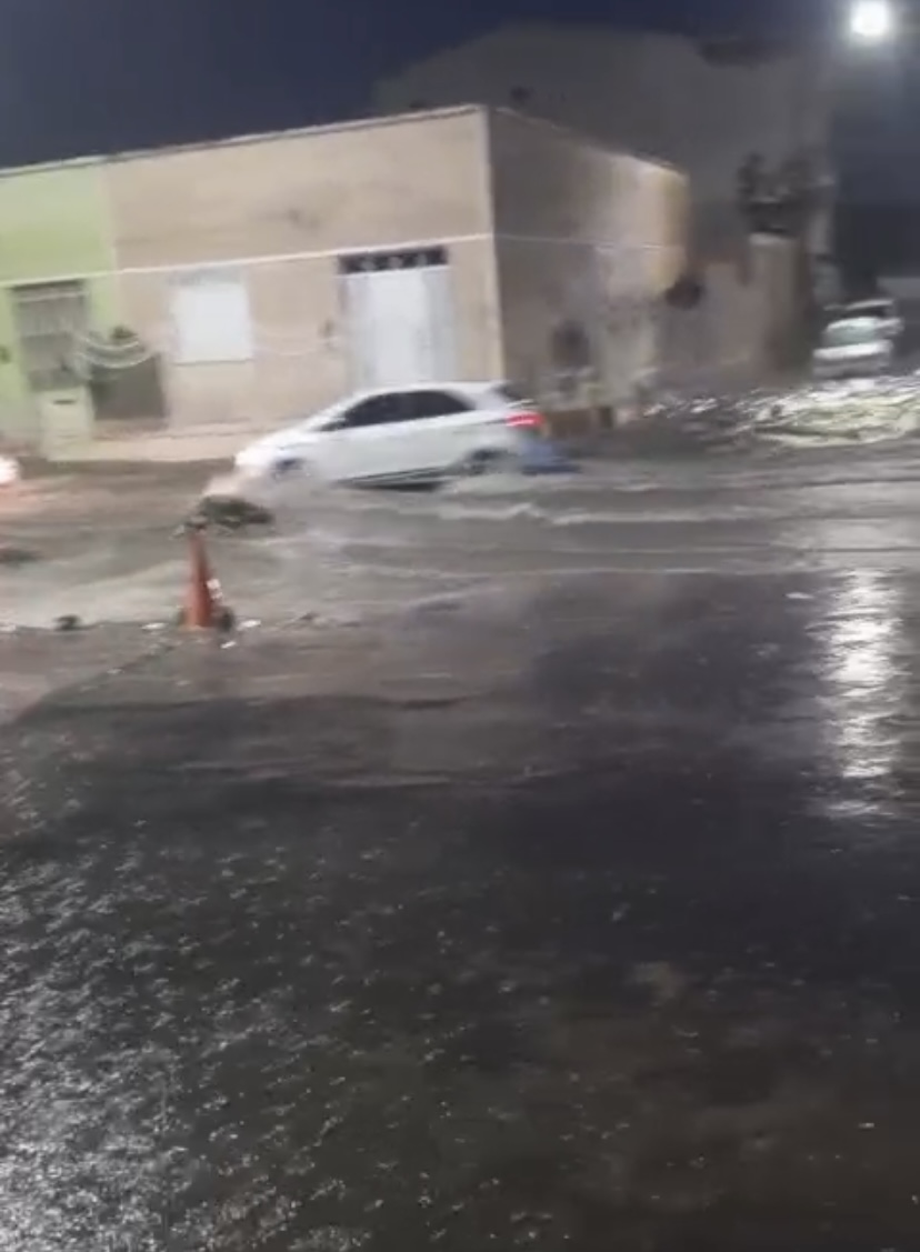 MORADORES REGISTRAM ALAGAMENTOS APÓS FORTE CHUVA EM TOBIAS BARRETO
