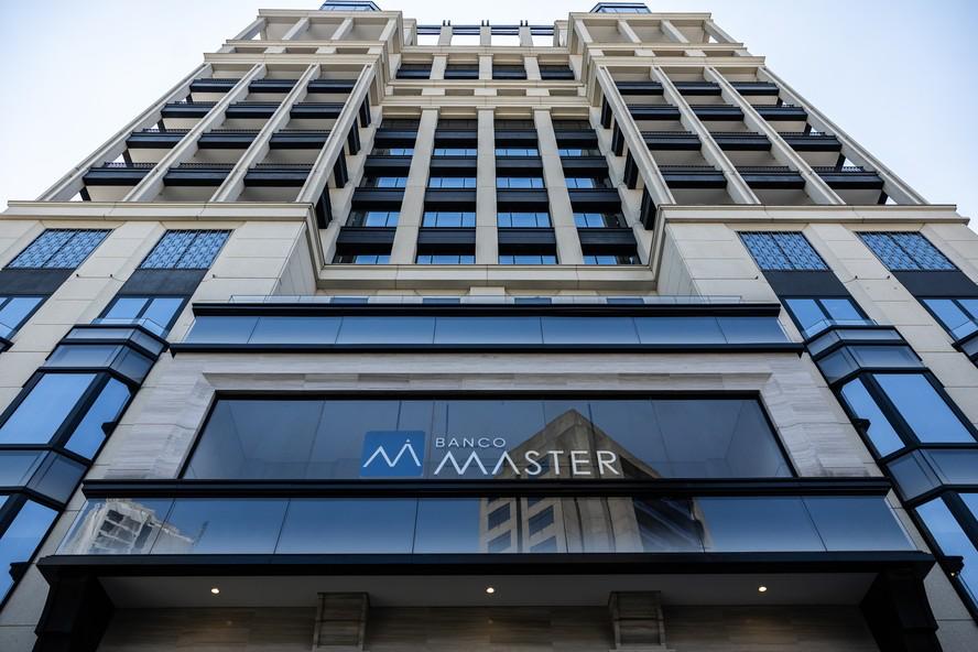 INSS aponta suspeita de fraude em 254 mil empréstimos consignados do Banco Master