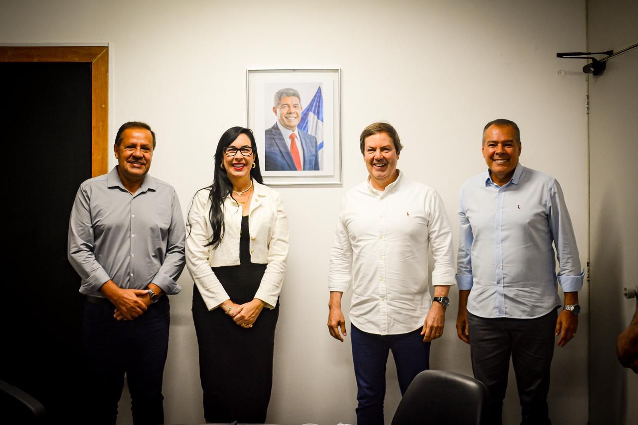 Deputada Ludmilla Fiscina articula melhorias na infraestrutura de Pojuca durante agenda em Salvador