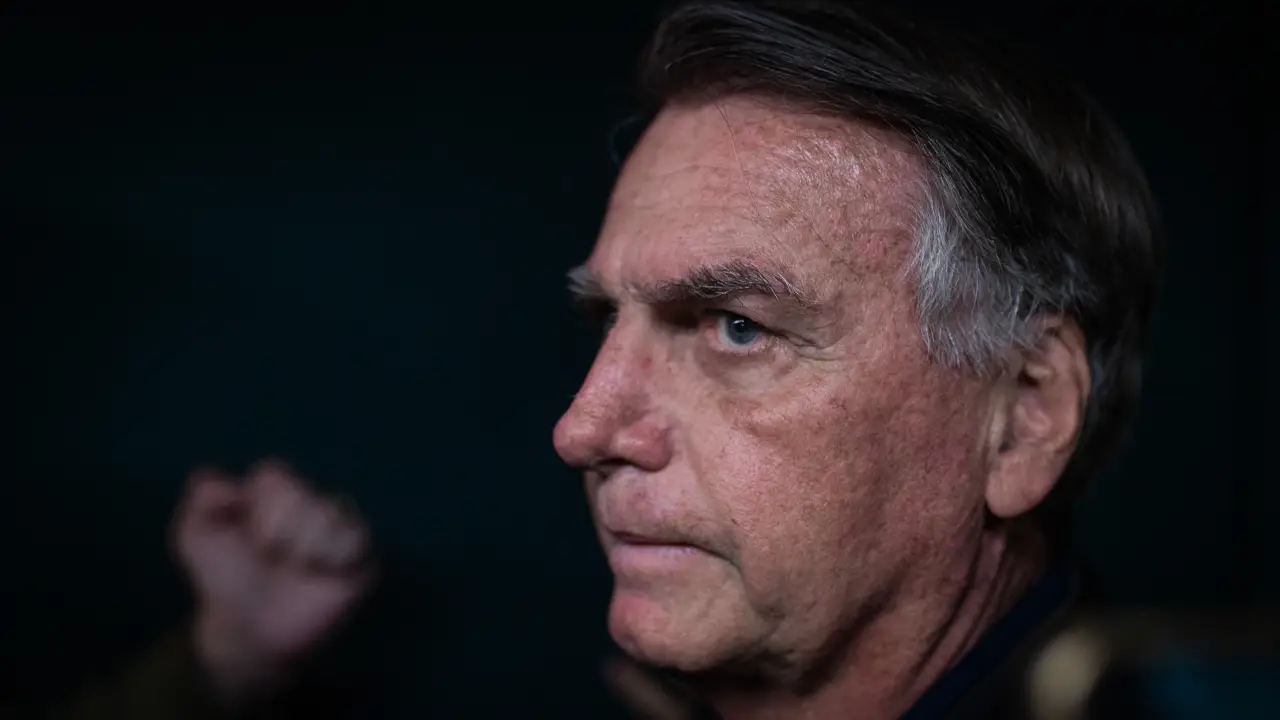 Médico diz que broncopneumonia diagnosticada em Bolsonaro é potencialmente mortal