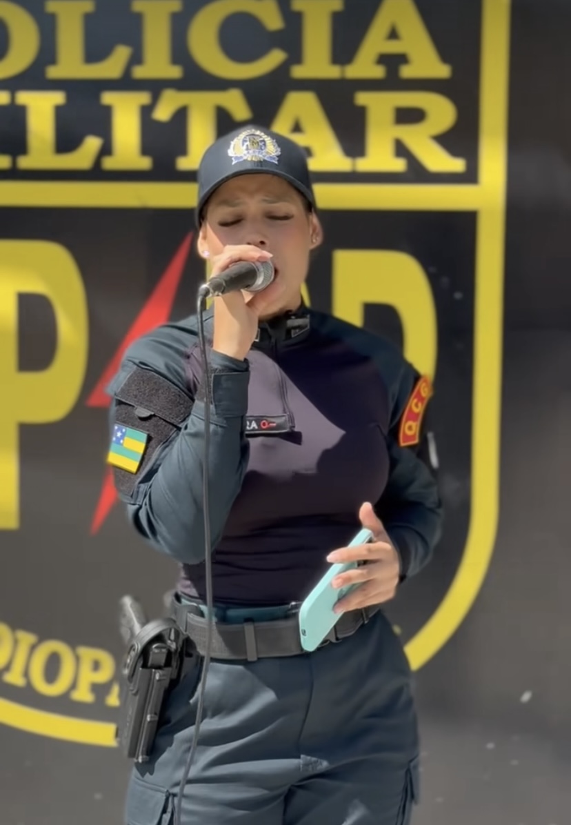 Vídeo de policial militar cantando em frente ao comando da Rádio Patrulha viraliza nas redes sociais