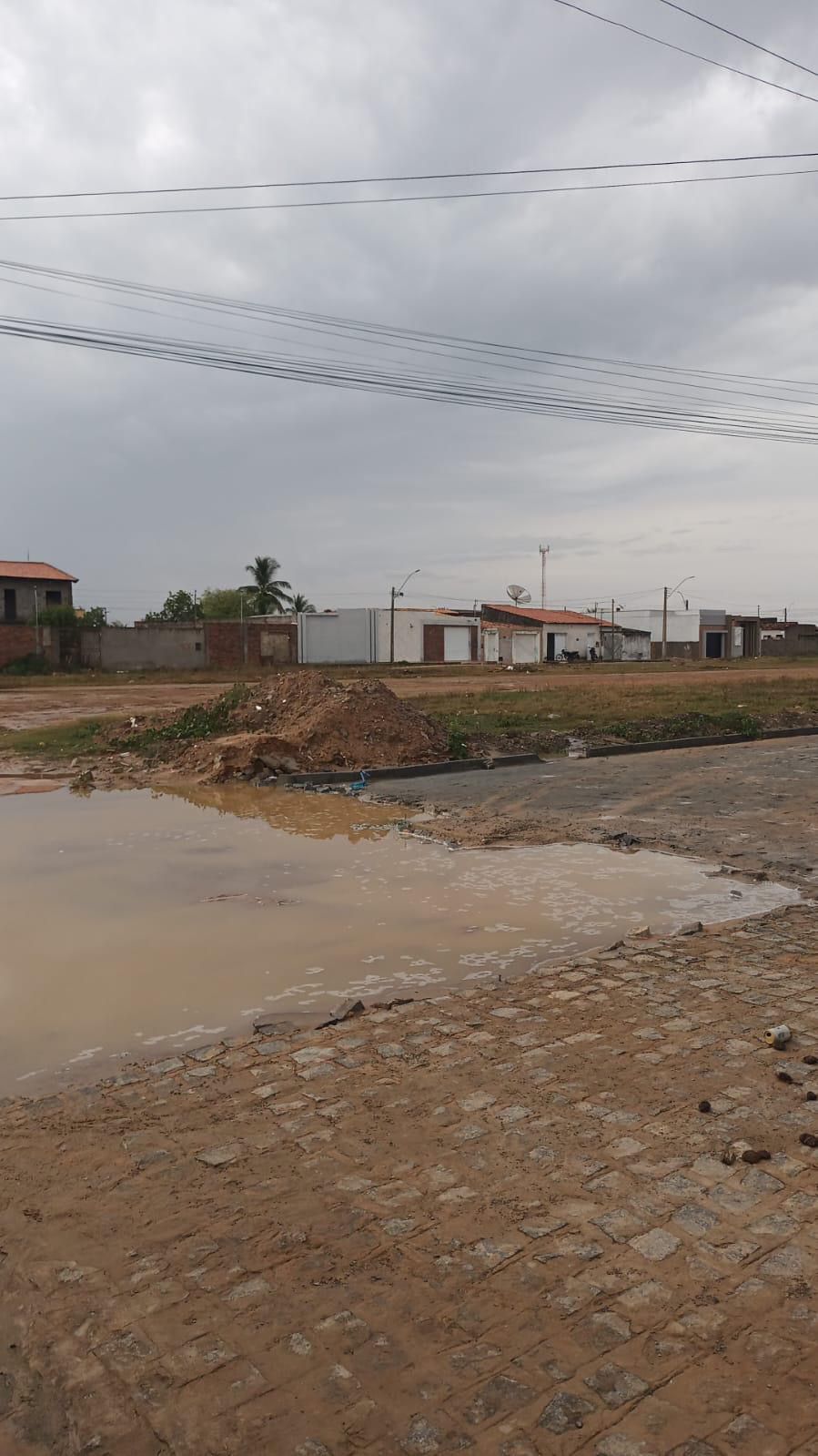 Moradores do Santo Dumont cobram solução da prefeitura para calçamento danificado em Tobias Barreto