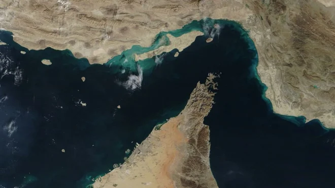Trump avalia assumir controle do Estreito de Hormuz após provocações do Irã