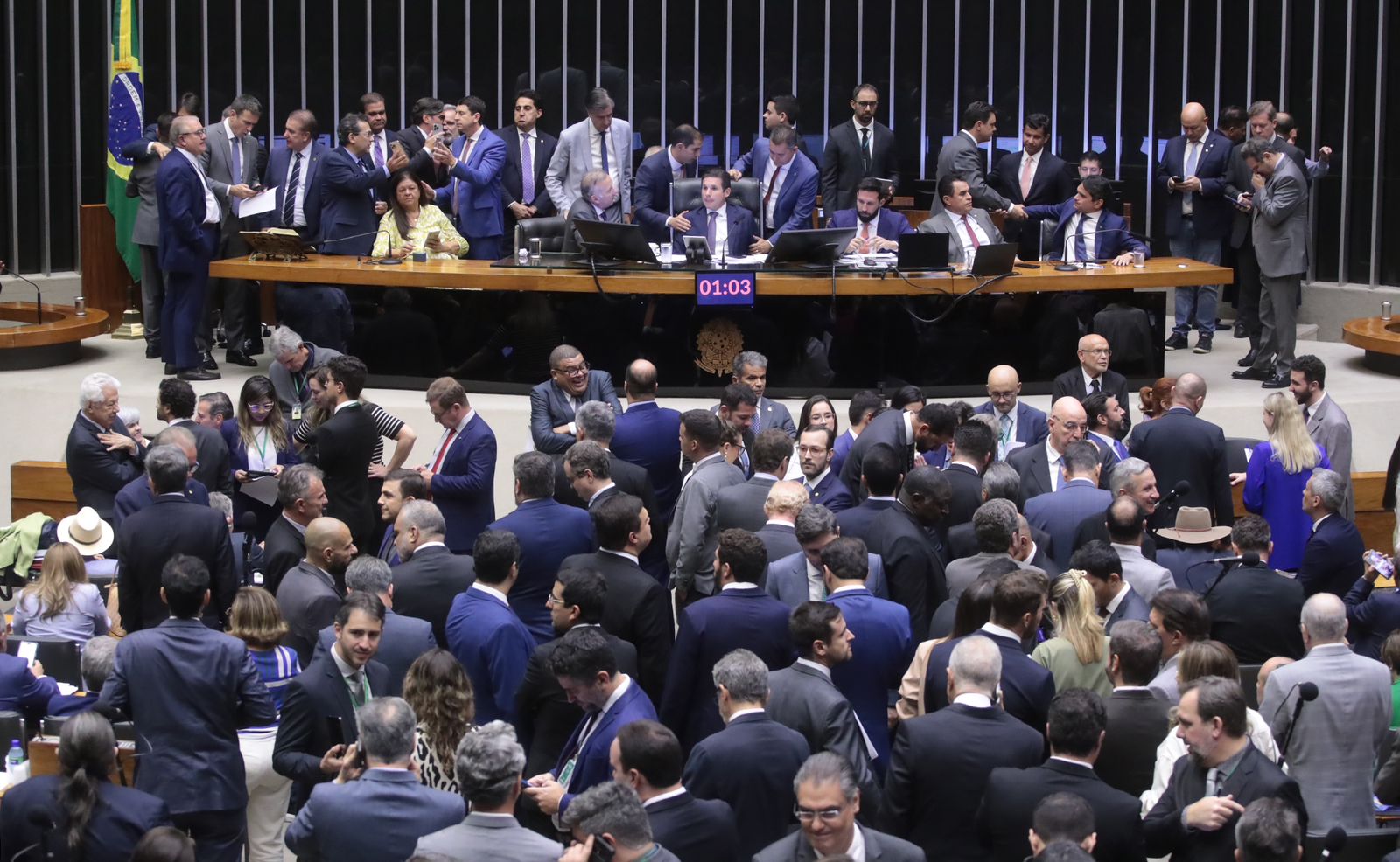 PEC da Segurança fica para março e PL Antifacção avança na Câmara