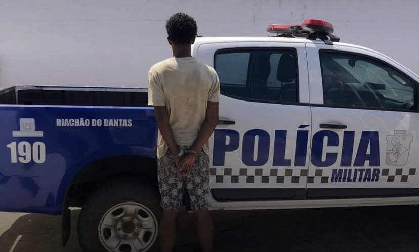 Foragido da Justiça é capturado pela PM em povoado de Riachão do Dantas