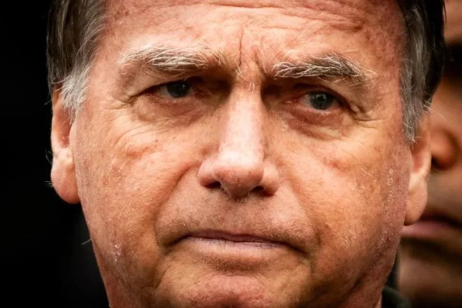 Defesa de Bolsonaro cita “vulnerabilidade” e “risco de eventos fatais” em novo pedido de prisão domiciliar