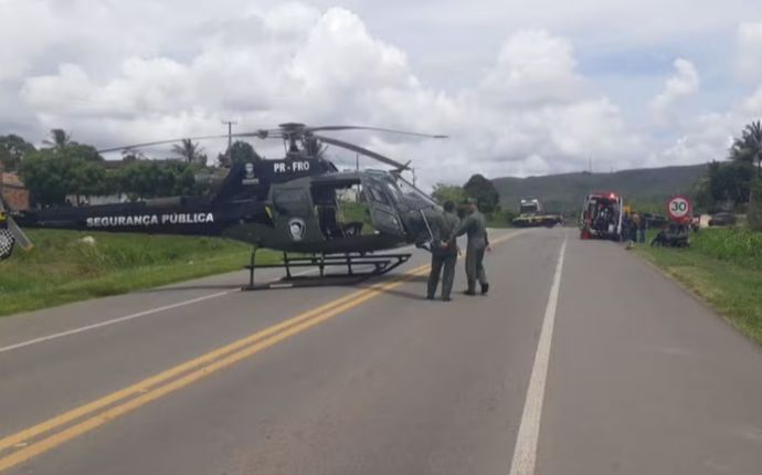 Dois homens ficam feridos em acidente entre veículo e moto na BR-235 em Itabaiana