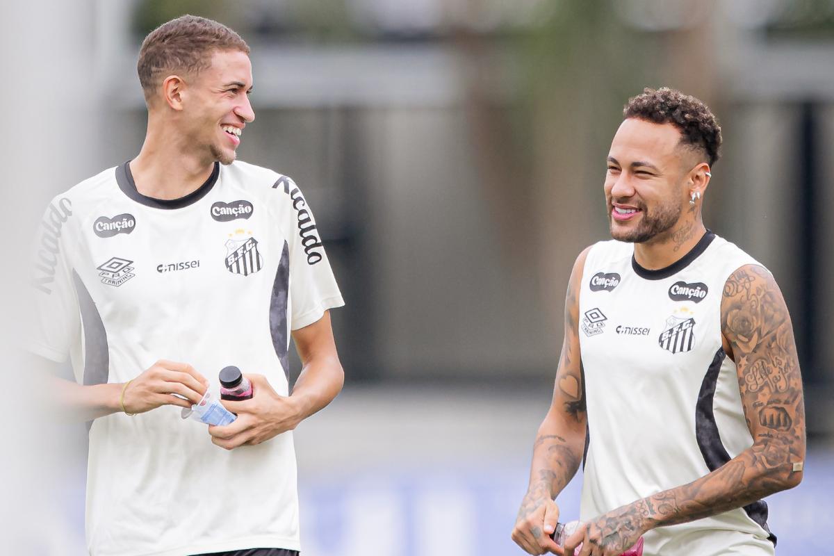 Cozinheira esclarece boatos após ter nome associado a ação trabalhista envolvendo Neymar