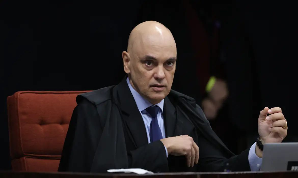 Alexandre de Moraes determina investigação contra servidores da Receita por suposta violação de dados de ministros do STF