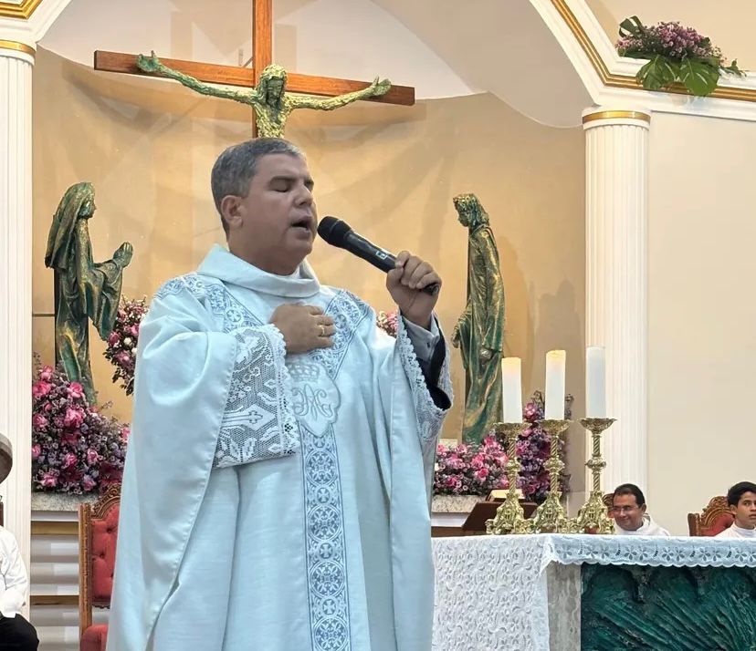 Fiéis de Tobias Barreto ficam apreensivos com possível saída do padre Jodeclan e pedem mobilização para que bispo repense decisão