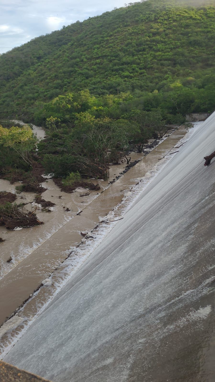 Chuvas elevam nível da barragem do povoado Jabiberi, em Tobias Barreto