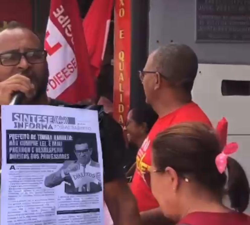 Professores de Tobias Barreto vão às ruas para cobrar melhorias do prefeito Dilson de Agripino