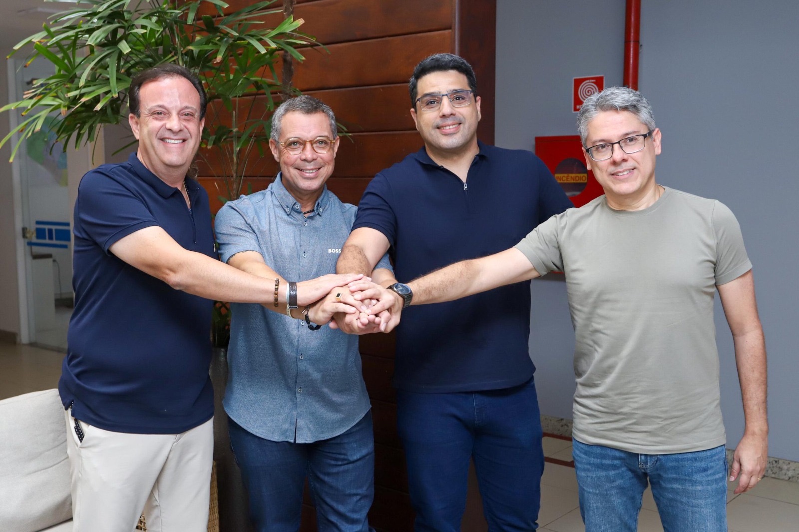 Bastidores da sucessão em Sergipe: chapa governista definida expõe alianças, tensões e movimentações para 2026