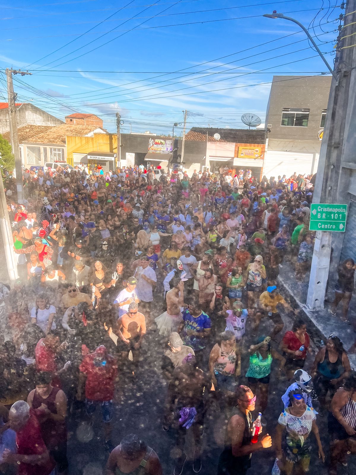 Foliões celebram o Carnaval no 2º Geru Folia, em Tomar do Geru