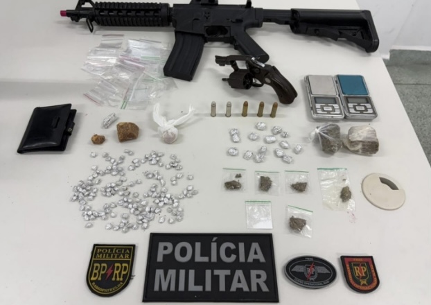 PM prende três homens e apreende arma de fogo durante ação no Bairro Coroa do Meio