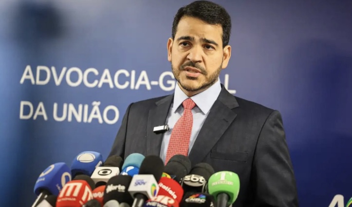Lula indica Jorge Messias para vaga de Barroso no STF