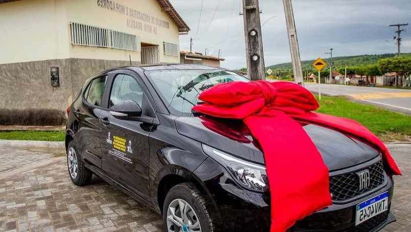 Moradores do povoado Nova Brasília questionam uso de carro doado por deputado à associação local