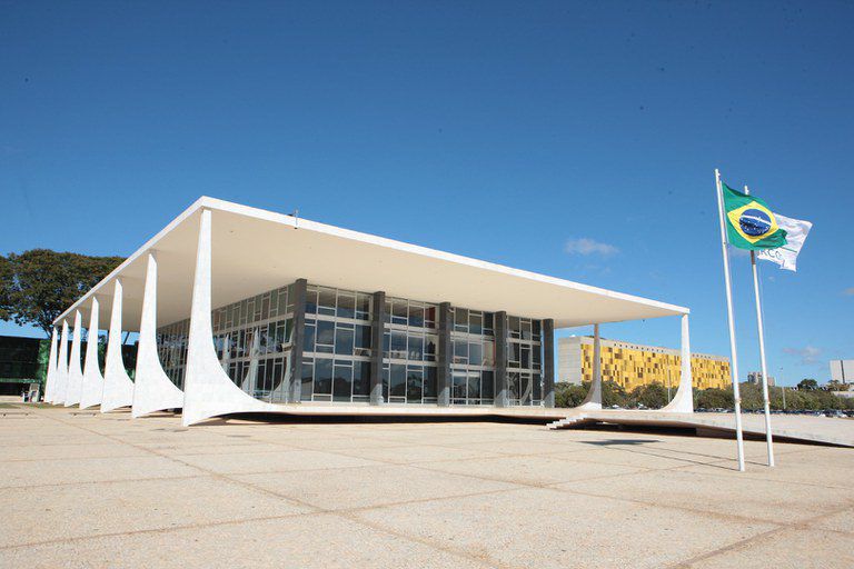 STF suspeita de vazamento seletivo para prejudicar caso Master