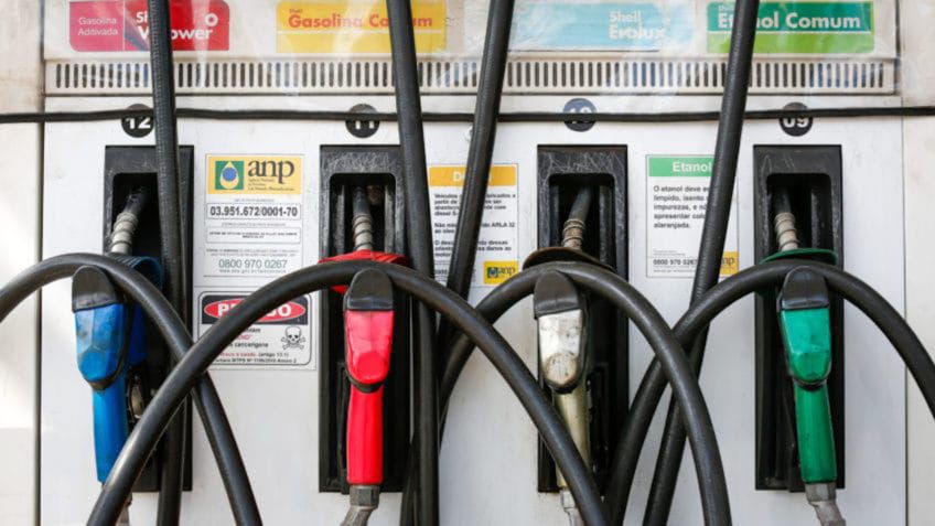 Preços da gasolina e do diesel seguem em alta e podem chegar a R$ 7,80 em algumas regiões do Brasil