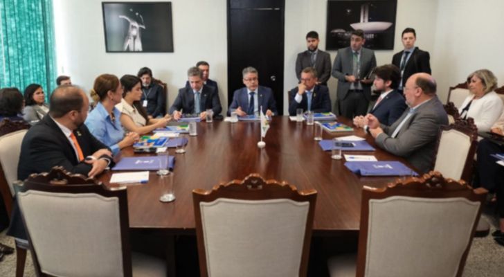 Governador Fábio Mitidieri apresenta projetos prioritários de Sergipe à bancada federal em Brasília
