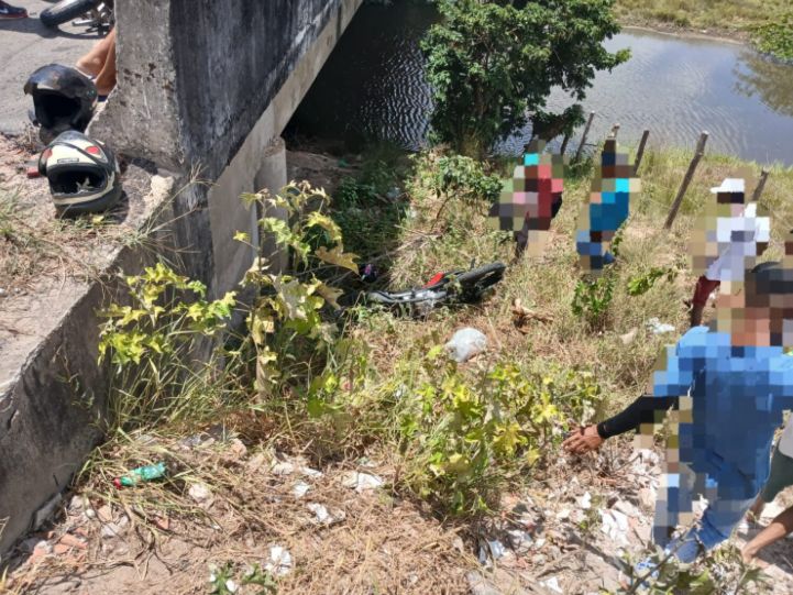 Colisão frontal na SE-100 deixa três feridos em Indiaroba