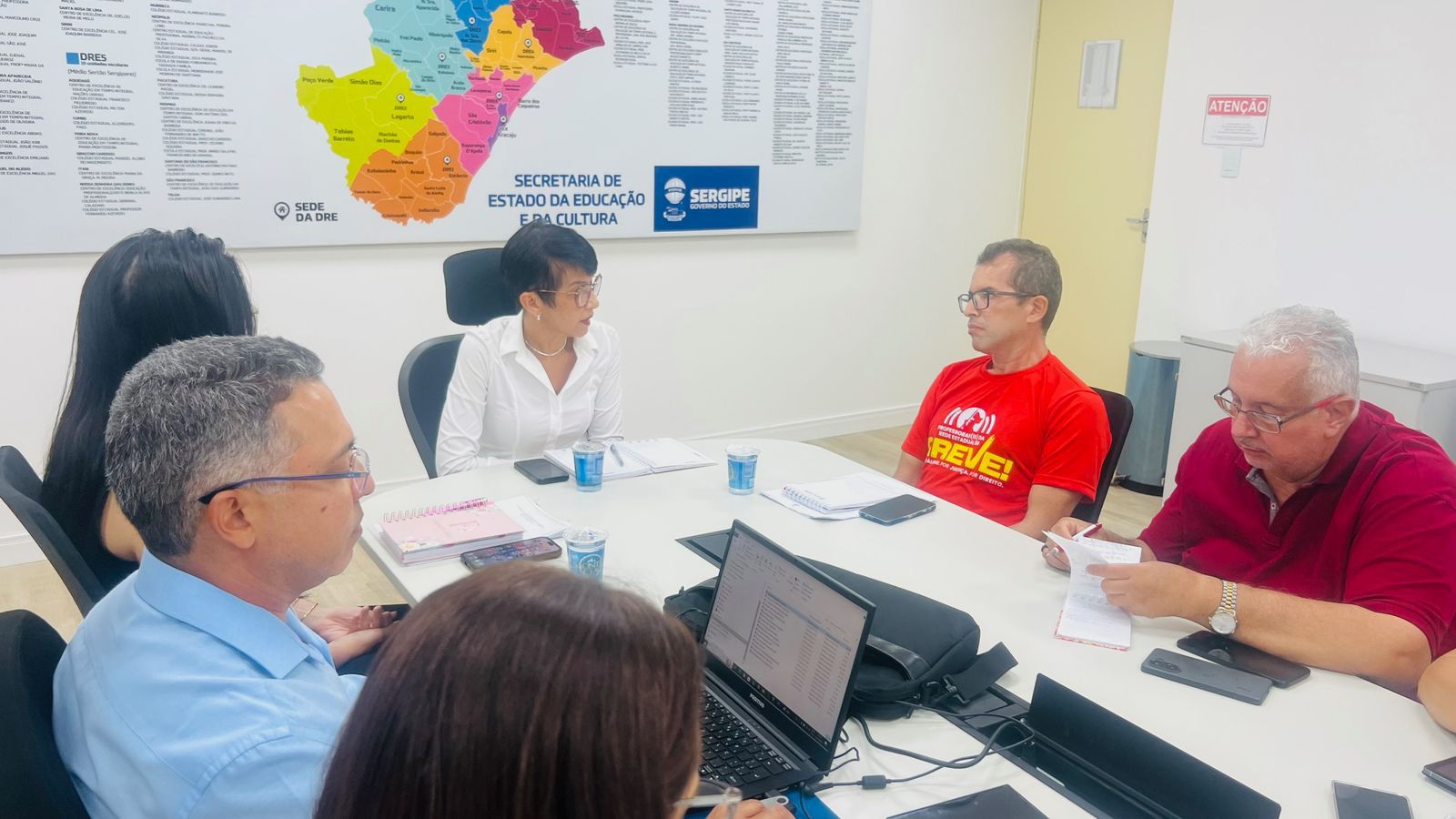 Secretaria da Educação dialoga com categoria do magistério