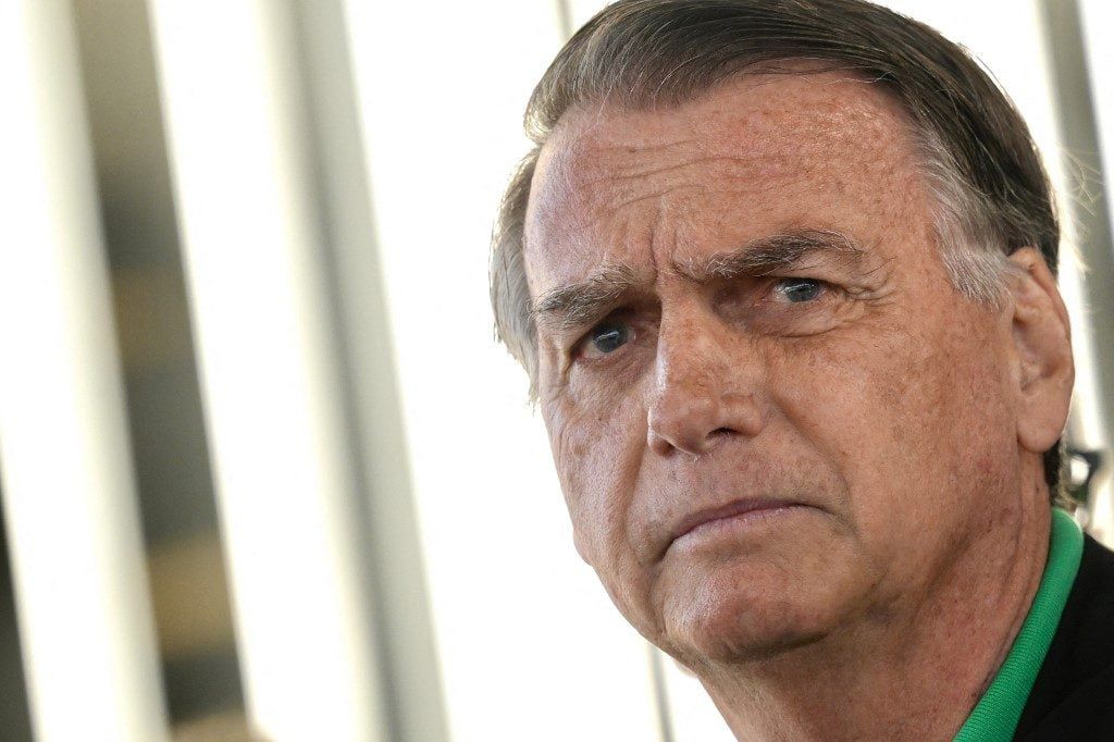 Bolsonaro pede autorização ao STF para reduzir pena por leitura de livros