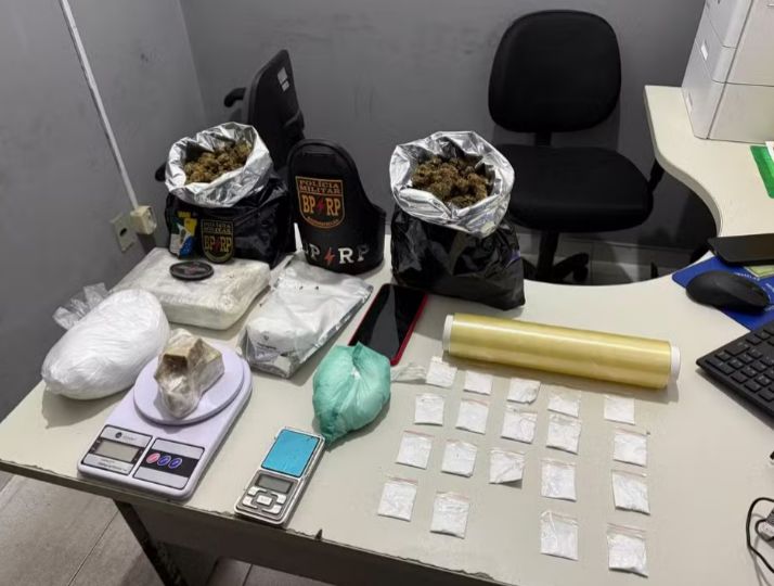Mulher é presa suspeita de tráfico de drogas em Boquim