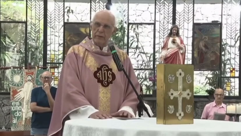 Padre Júlio Lancelotti é orientado por arcebispo a suspender transmissões de missas e atuação nas redes sociais