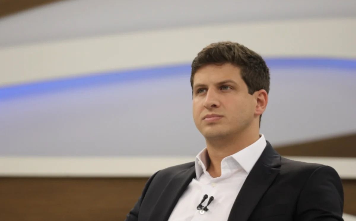 Vereador do Recife protocola pedido de impeachment contra João Campos após polêmica em nomeação na Procuradoria