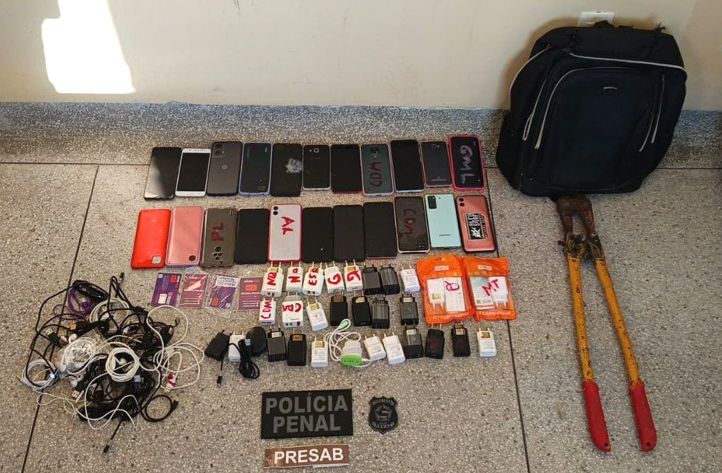 Materiais eletrônicos e 22 celulares são apreendidos no Presídio Semiaberto de Areia Branca