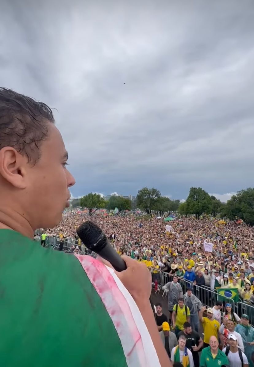 Chegada da Caminhada da Liberdade liderada por Nikolas Ferreira impressiona a todos