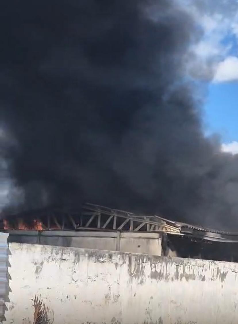 Incêndio atinge área onde seria construída creche no Santos Dumont, em Tobias Barreto