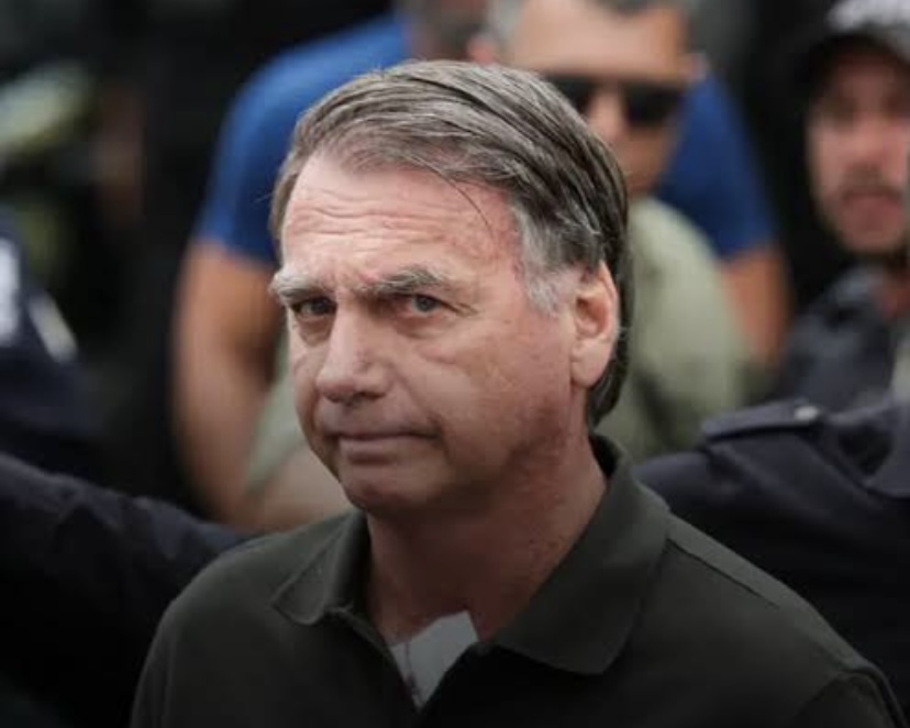 Bolsonaro alega paranoia por interação de remédios em audiência; defesa pede prisão domiciliar humanitária