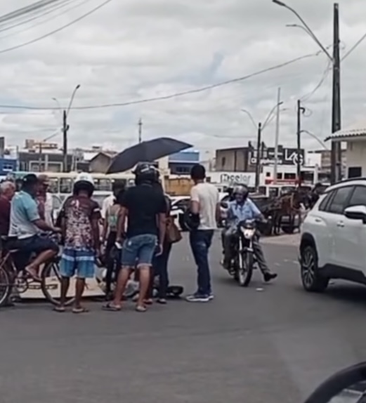 Colisão entre carro e motocicleta deixa uma pessoa ferida no Centro de Lagarto