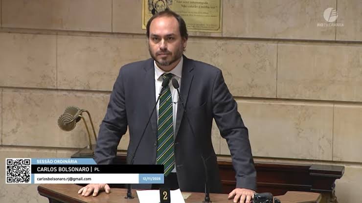 Carlos Bolsonaro renuncia ao mandato de vereador no Rio para disputar Senado por Santa Catarina