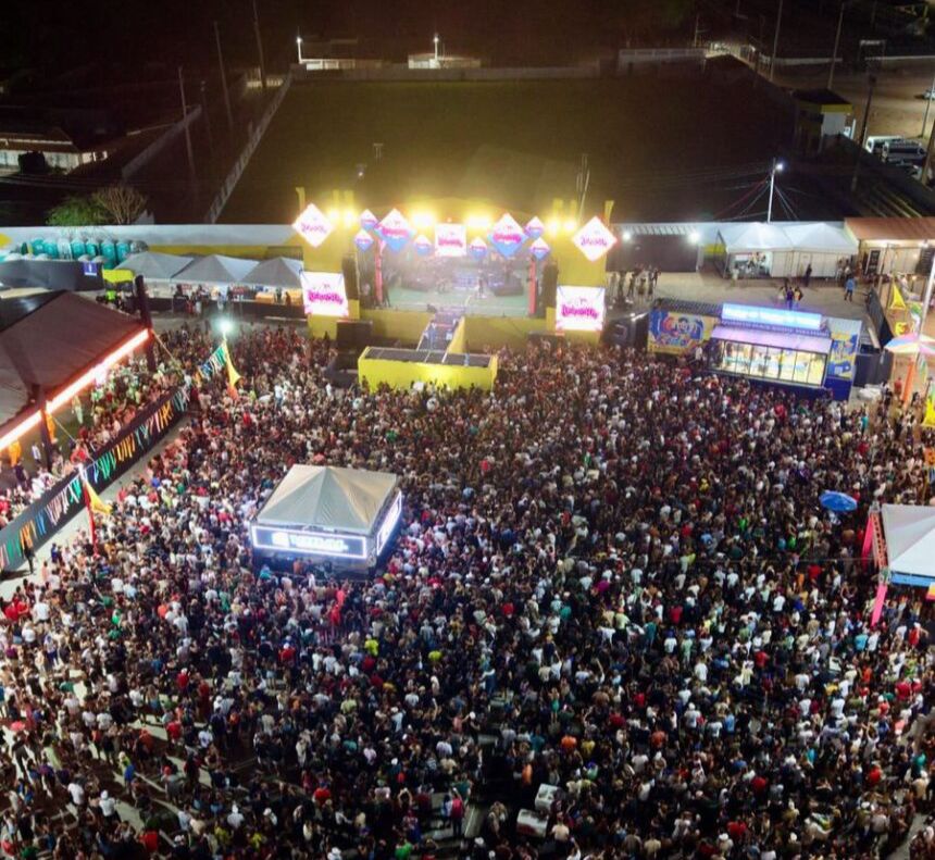 Carna Arrocha reúne multidão e agita Canindé com grandes atrações