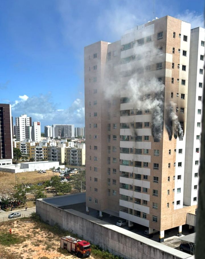 Incêndio atinge apartamento no bairro Luzia, Zona Sul de Aracaju