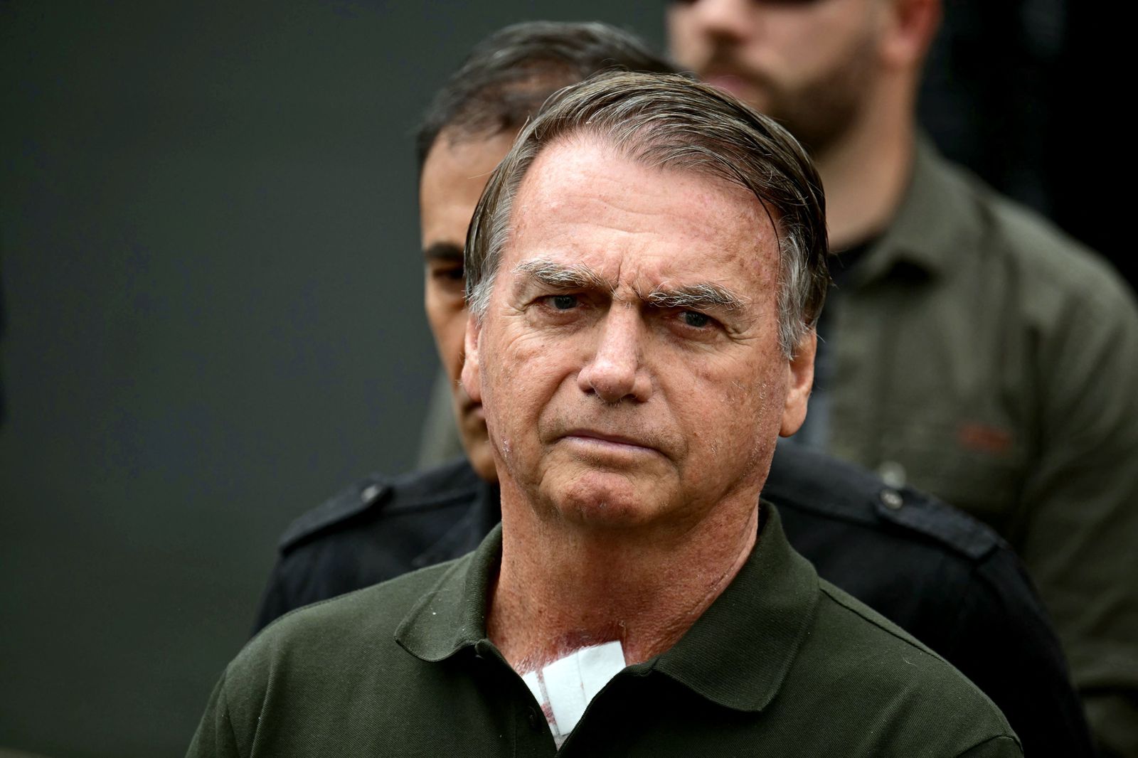 Bolsonaro segue internado em hospital de Brasília e só deve receber alta após o Ano Novo