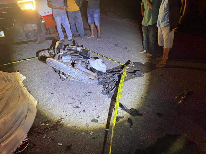 Colisão entre motocicletas deixa um morto e outro ferido na SE-488, em Indiaroba